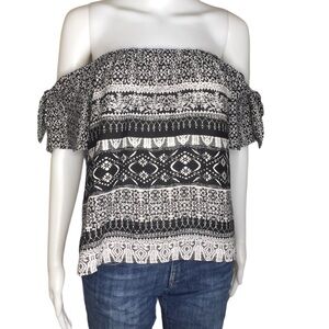 BY & BY Boho Off The Shoulder Blouse With Tie Detail Black Size Medium